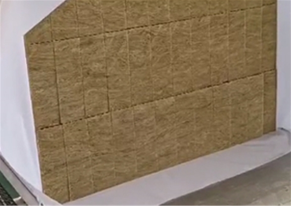 岩棉板车间生产中