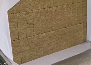 岩棉板车间生产中